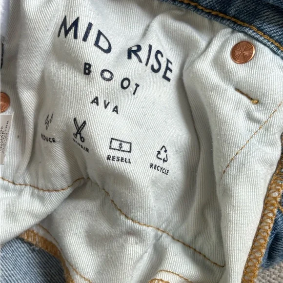 Lucky Brand Light Blue Flare Jeans - Picture 4 of 9